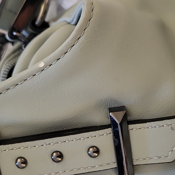 Simply Vera Wang Hand/Shoulder Purse - Picture 7 of 10